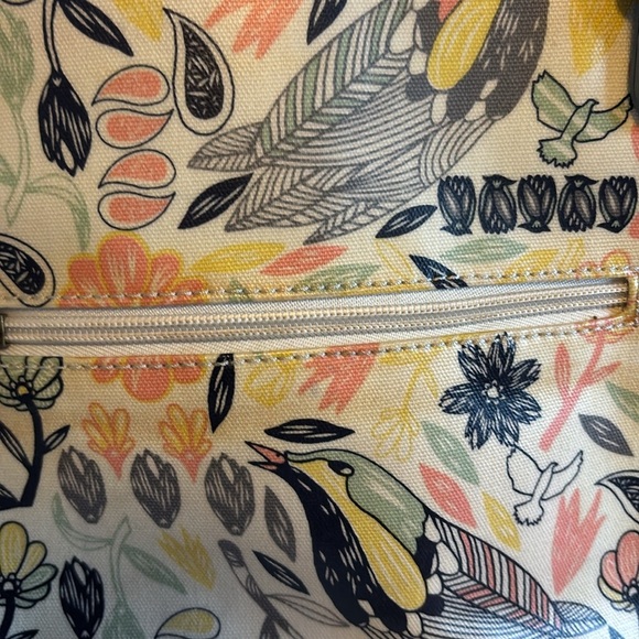 SAKROOTS LIGHT BLUE FLORAL AND BIRD TOTE VYNYL MATERIAL CREAM BREAM BACKGROUND - Picture 9 of 16